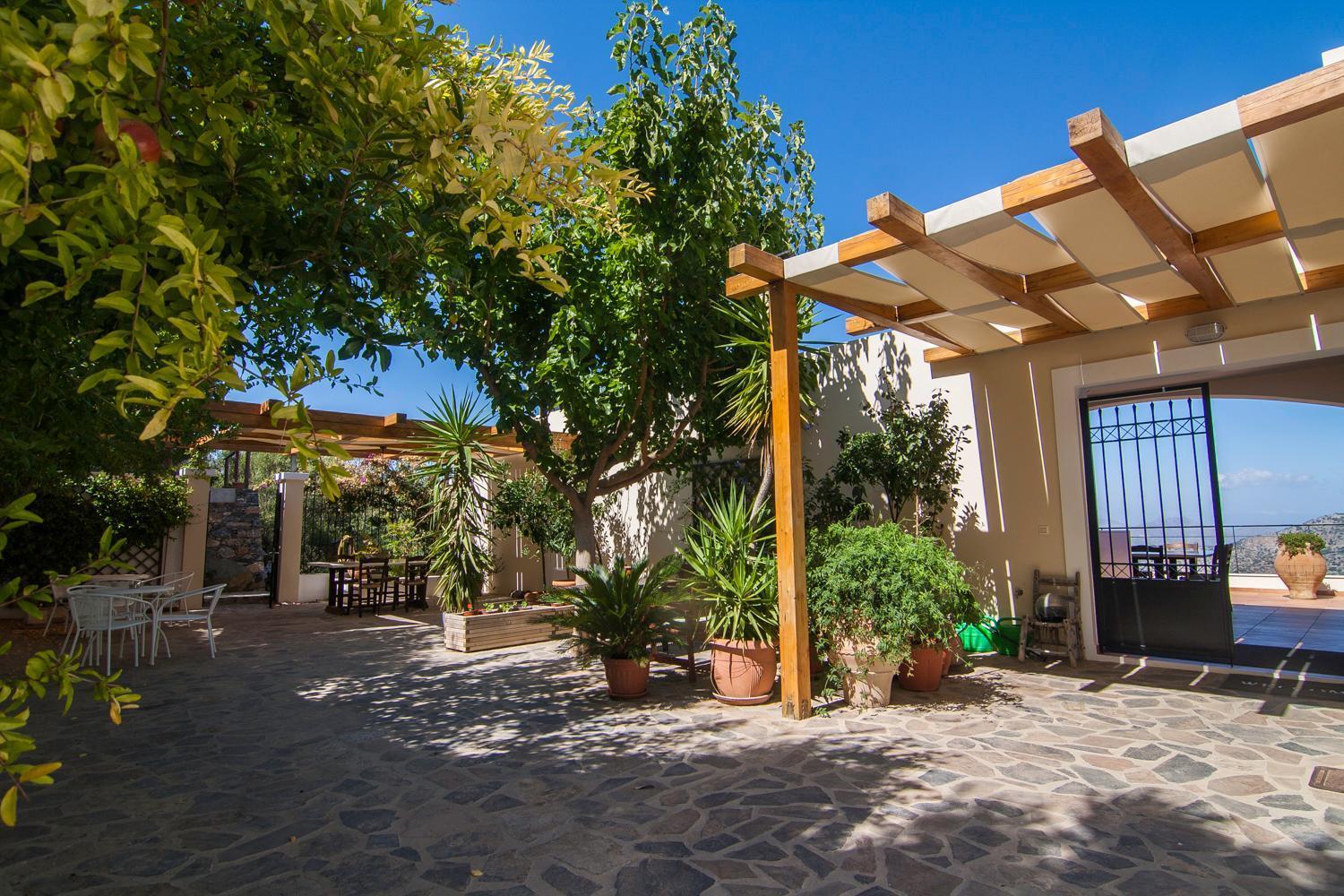 Villa Dio Petres Kroustas Екстер'єр фото