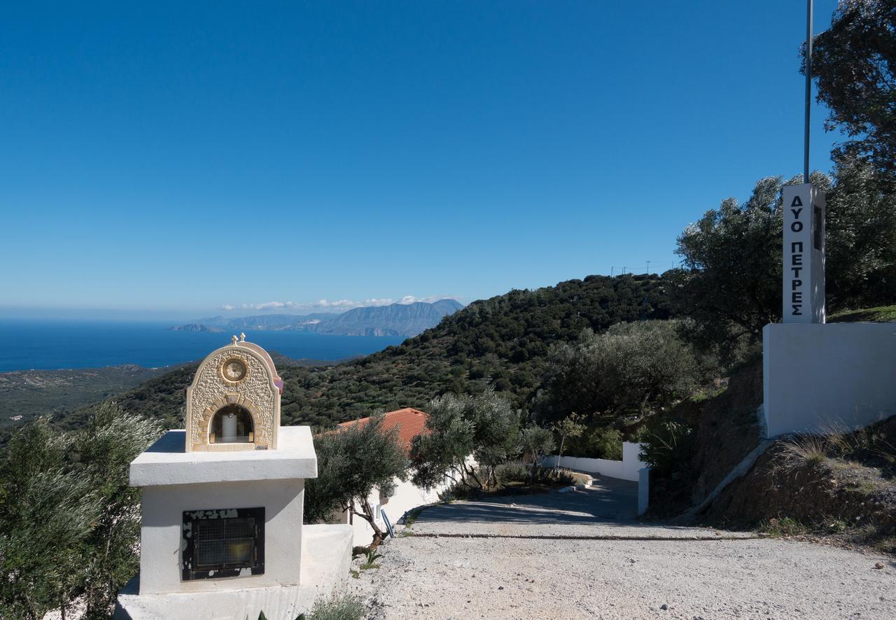 Villa Dio Petres Kroustas Екстер'єр фото