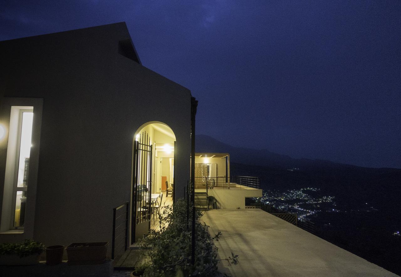 Villa Dio Petres Kroustas Екстер'єр фото