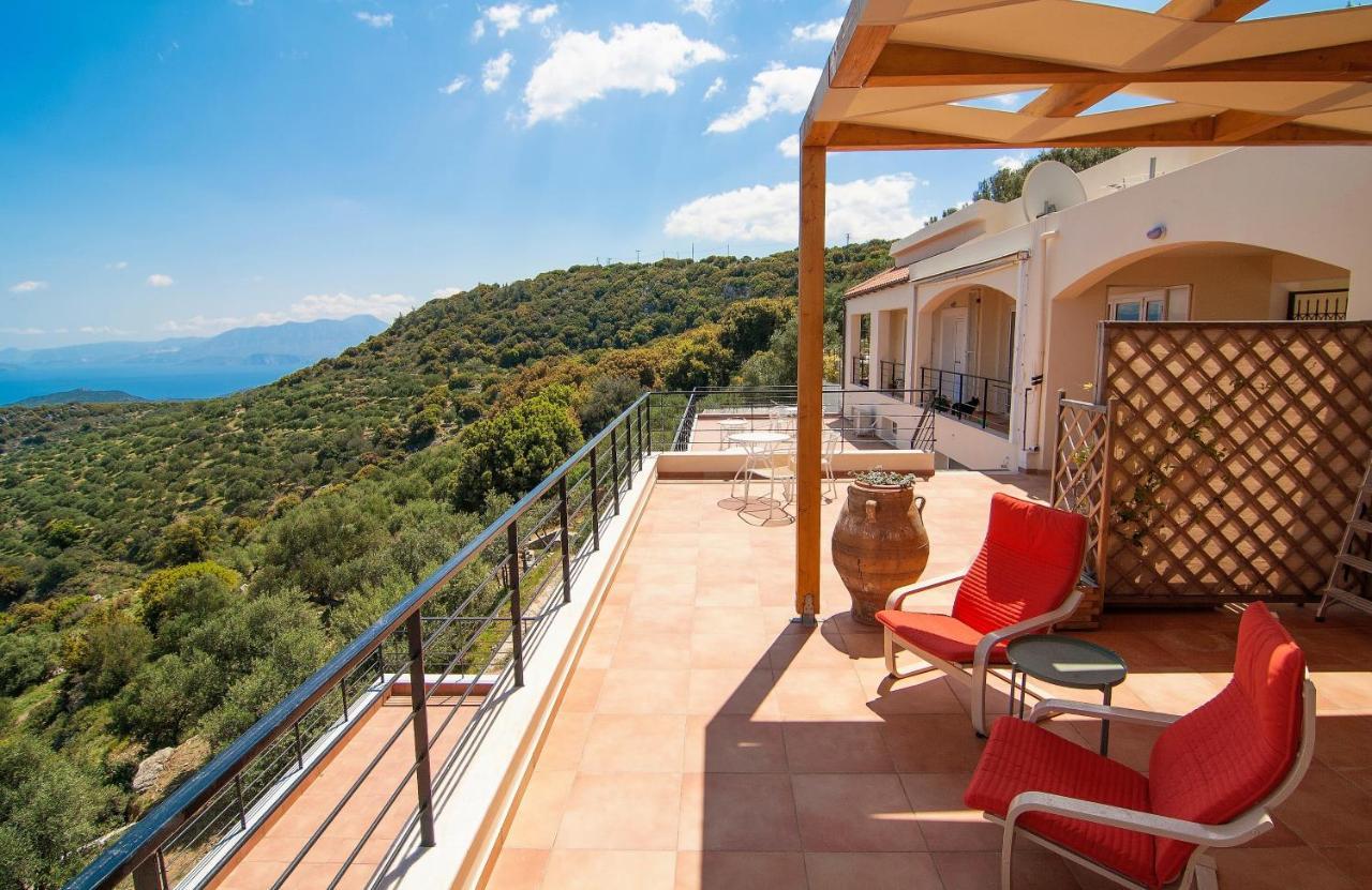 Villa Dio Petres Kroustas Екстер'єр фото