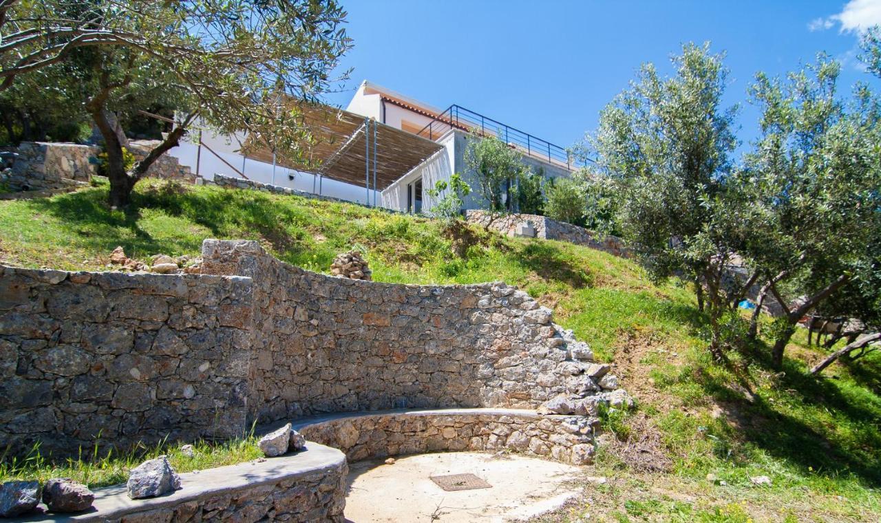 Villa Dio Petres Kroustas Екстер'єр фото