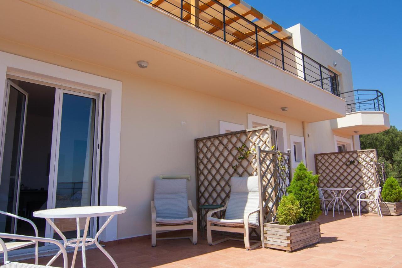 Villa Dio Petres Kroustas Екстер'єр фото